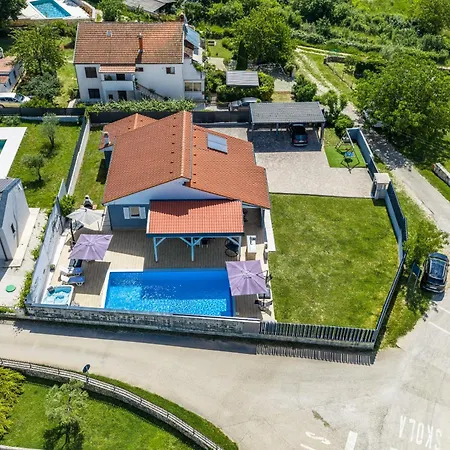 Beauty Near Rovinj For 7 People With 55 M2 Private Heated Pool, Wellness & Kids Playground