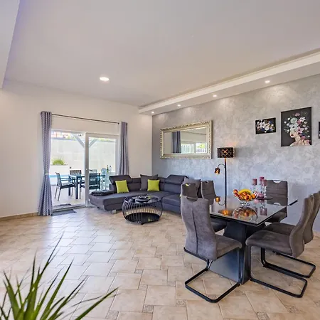 Villa Beauty Near Rovinj For 7 People With 55 M2 Private Heated Pool, Wellness & Kids Playground *