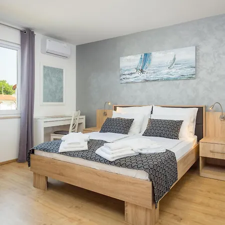 Beauty Near Rovinj For 7 People With 55 M2 Private Heated Pool, Wellness & Kids Playground Villa