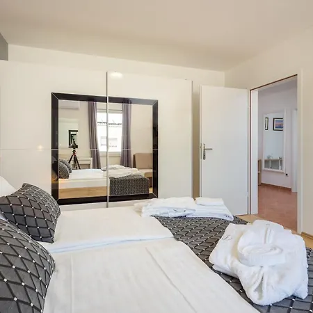 Beauty Near Rovinj For 7 People With 55 M2 Private Heated Pool, Wellness & Kids Playground
