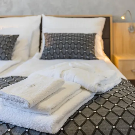 Beauty Near Rovinj For 7 People With 55 M2 Private Heated Pool, Wellness & Kids Playground *