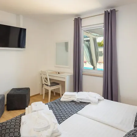 Beauty Near Rovinj For 7 People With 55 M2 Private Heated Pool, Wellness & Kids Playground * Matohanci