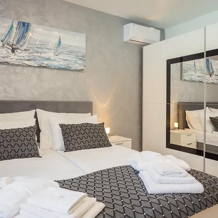 Beauty Near Rovinj For 7 People With 55 M2 Private Heated Pool, Wellness & Kids Playground Villa