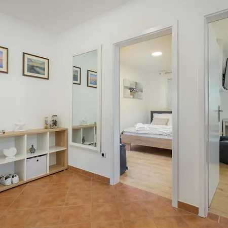 Beauty Near Rovinj For 7 People With 55 M2 Private Heated Pool, Wellness & Kids Playground Villa *