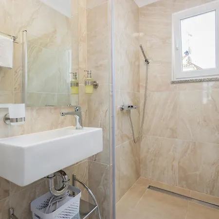 Beauty Near Rovinj For 7 People With 55 M2 Private Heated Pool, Wellness & Kids Playground Villa Matohanci